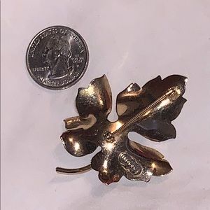 Vintage GIOVANNI Stamped Goldtone Leaf Brooch